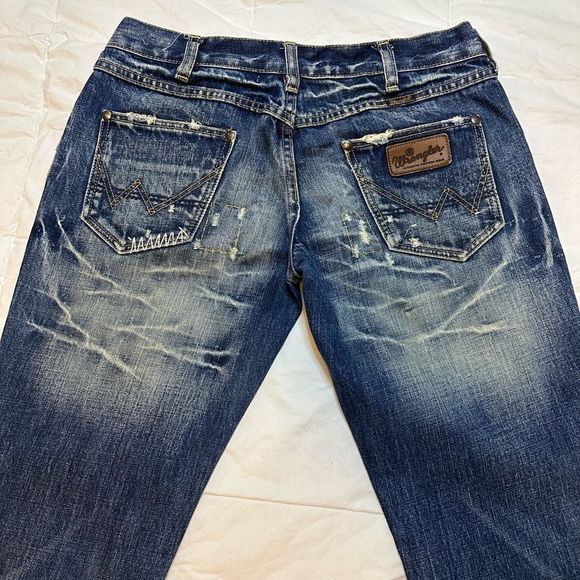 Wranglers women’s jeans size 10 boot cut medium wash distressing button fly Y2K - Picture 9 of 14